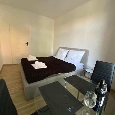 Vip Rooms Apartment Stary Toruń Екстериор снимка